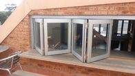 سیستم تجاری پنجره دوتایی آلومینیومی شیشه ای سکوریت شده برای اتاق نشیمن درب های خارجی تاشو دو طرفه